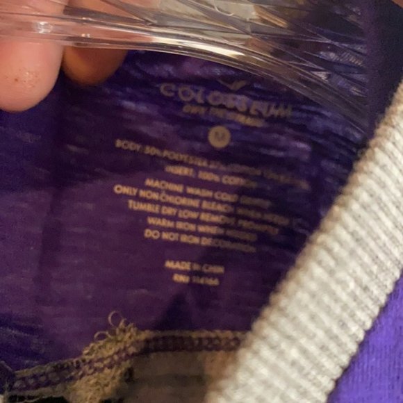 East Carolina University Pirates V neck T-shirt women’s size M New - Picture 6 of 6